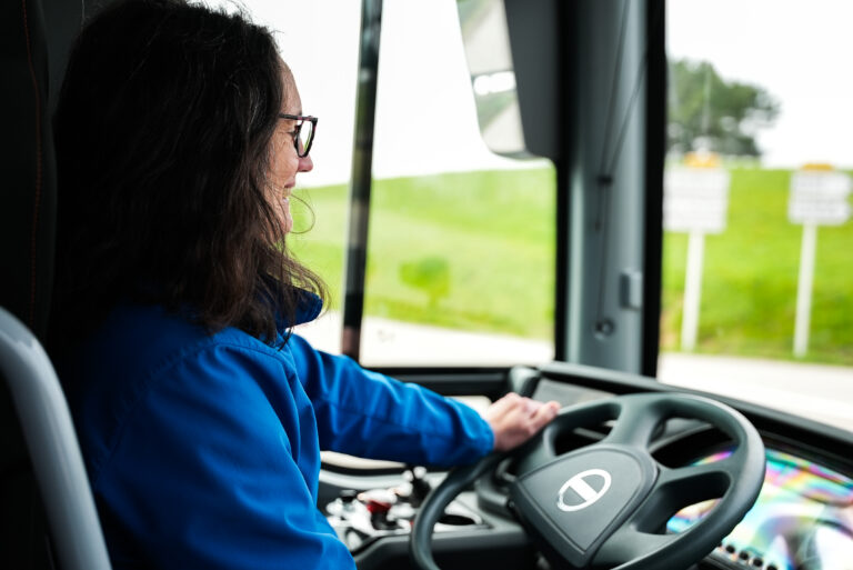 bretagne sud autocars caudan chauffeuse