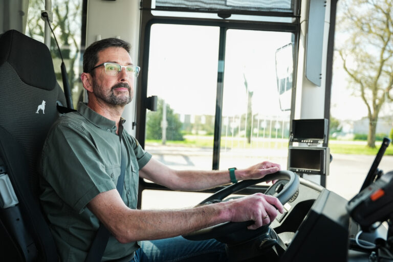 bretagne sud autocars caudan conducteur scaled