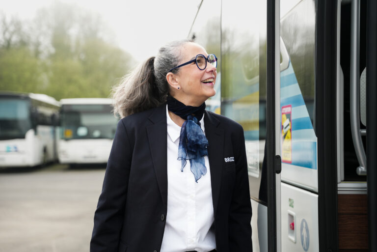 bretagne sud autocars caudan conductrice autocar