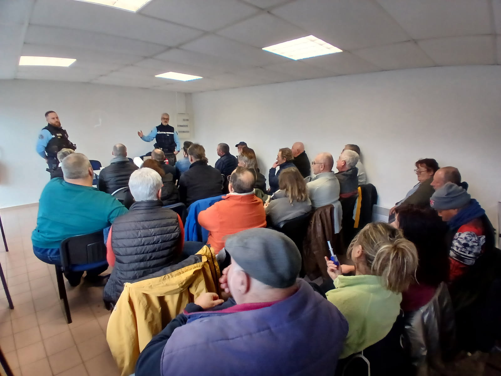 prevenir pour mieux proteger une action de sensibilisation au service de la securite